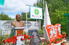   07