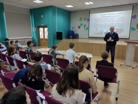 А. В. Бобров проводит открытый урок к Всемирному дню ГО
